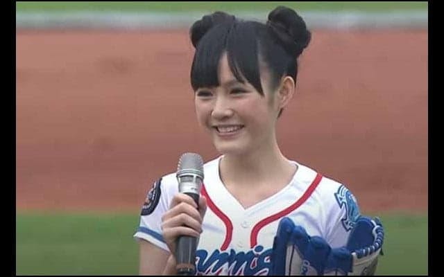 【始球式名場面番外編】くびれとお団子かわいい　台湾女優の華麗なノーバウンド投球