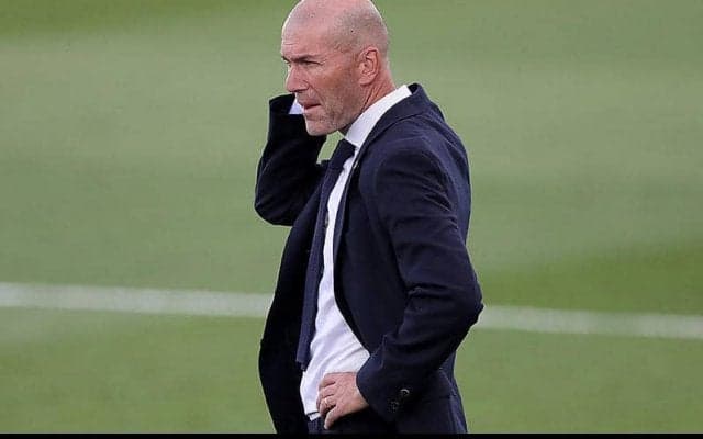 ジダン、首位浮上かかるも対ソシエダに集中!　ピケ指摘のレフェリング問題には取り合わず