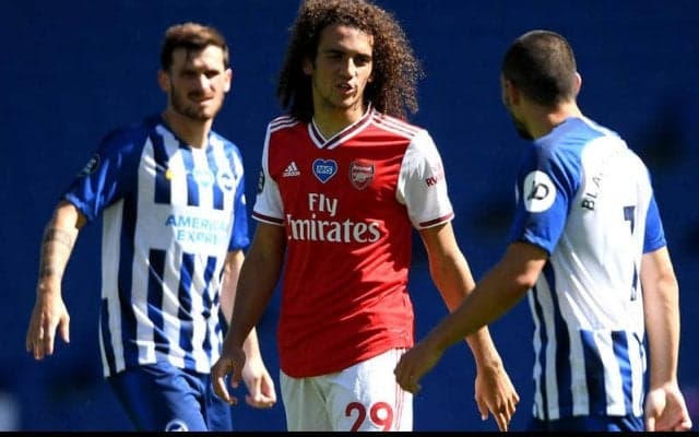 アーセナルに痛手か？ 相手の首元を掴んだグエンドウジに出場停止処分の可能性