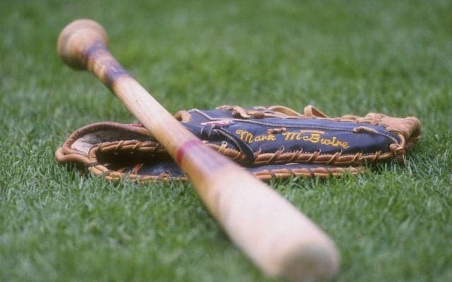 バットの形はどうやって決まった？　当初は角材などからスタートしたバットの歴史