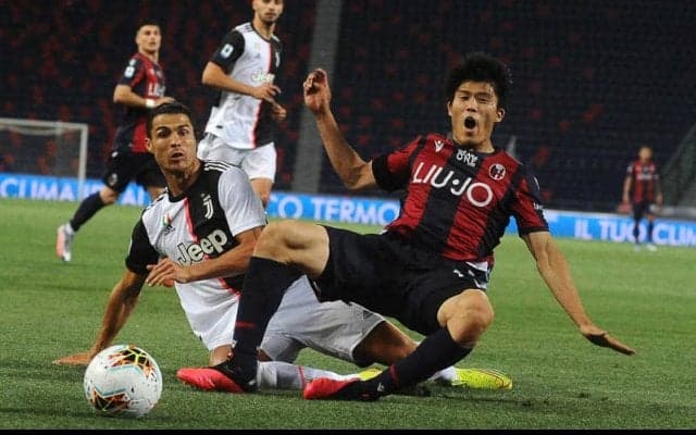 冨安がC・ロナウドとマッチアップ！ ユーベがC・ロナウド&ディバラ弾で首位キープ！《セリエA》