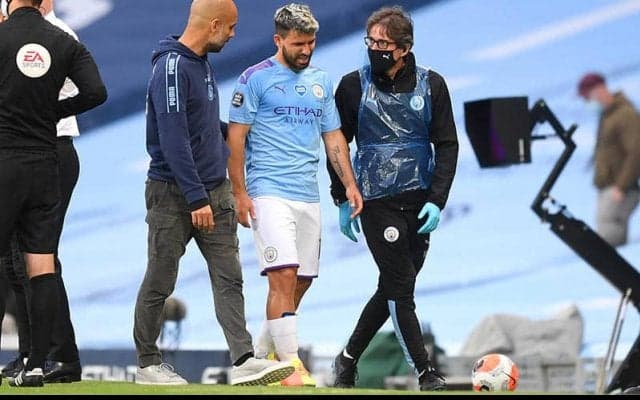 ペップ、負傷交代のアグエロに「ヒザに違和感」