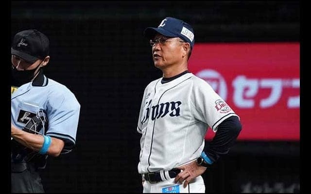 不振から来日1号満塁弾のスパンジェンバーグに西武・辻監督「ちょっと首を痛めていた」