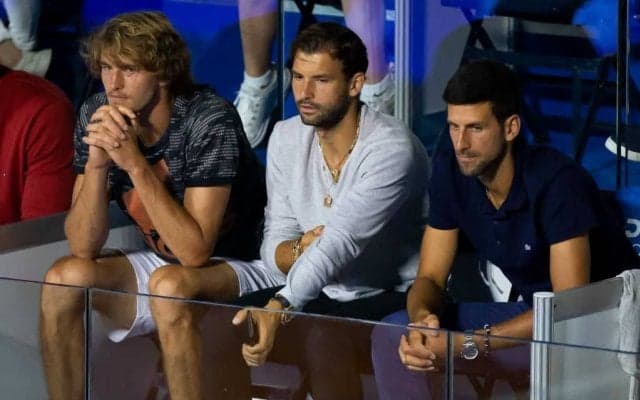 ジョコビッチ主催大会の出場者が新型コロナ陽性。マスクなしでハグも