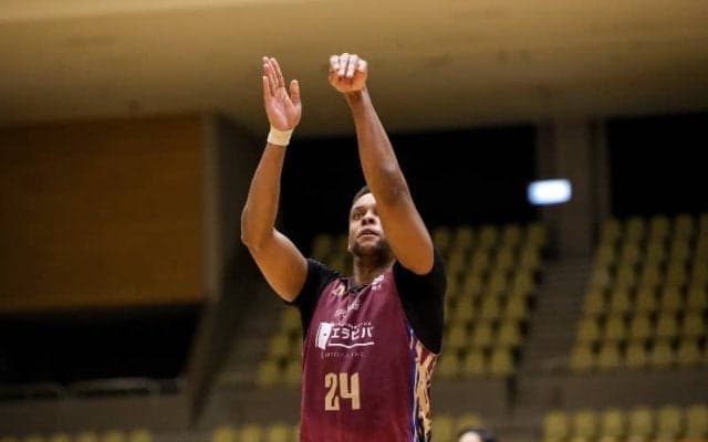 越谷アルファーズ、チャールズ・ヒンクルと契約継続…今季平均23.4得点をマーク