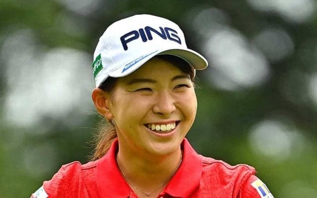 渋野日向子の満面スマイル　開幕前日に中国美女セキが2S投稿「笑顔が私の心を溶かした」