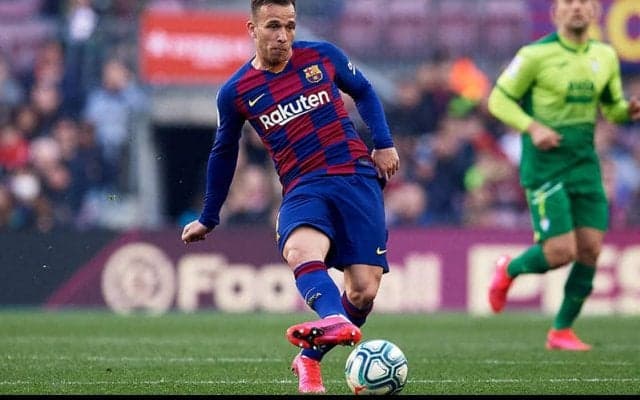 アルトゥールのユーベ移籍報道にバルサ指揮官の反応は？ 「クラブから知らせがない」