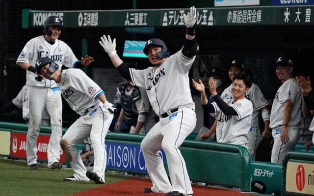 逆転3ランの西武・山川が抱く鷹・柳田への羨望「背も高いし、顔もかっこいい」