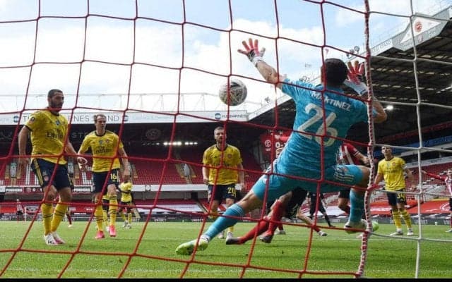 ファン・ペルシ、古巣アーセナルの長年の弱点に懸念「私がいた頃から問題だった」