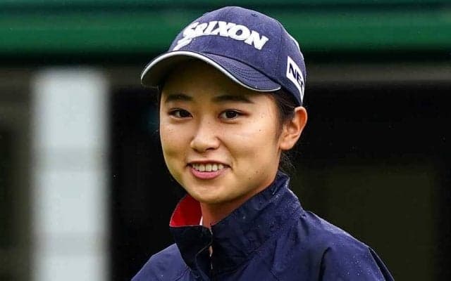 19歳安田祐香、紺スカートの“真剣パット姿”に労い殺到「この細い体のどこに体力が…」