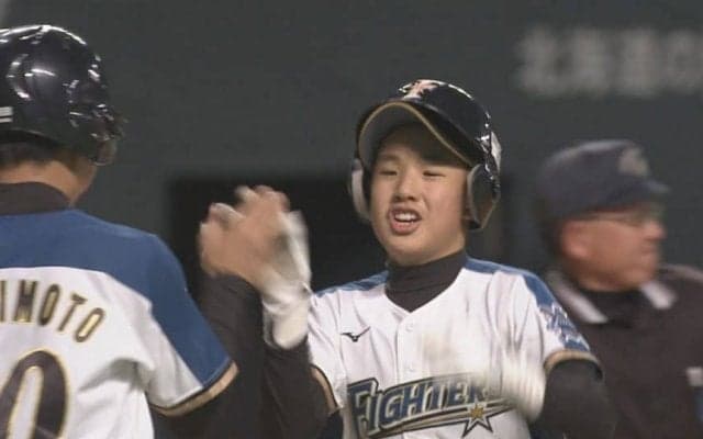 中村がスローボールを完璧に捉えグランドスラムを放つ【「NPB12球団ジュニアトーナメント2017 supported by日能研」第1日】