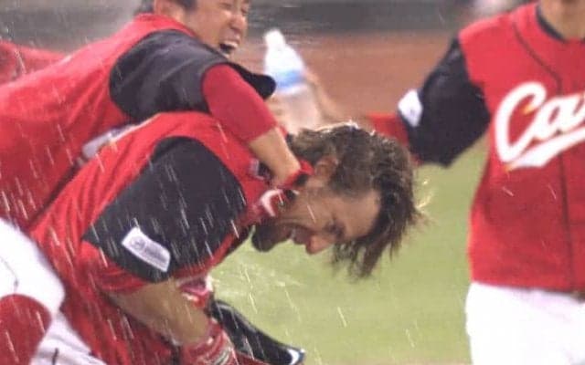 エルドレッドのサヨナラ打！広島が4点差をひっくり返す！ ハイライト動画【8/20 広島東洋カープ 対 東京ヤクルトスワローズ】