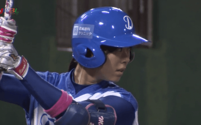 延長8回、みなみが勝負を決める犠牲フライ【8/30 女子プロ野球 京都フローラ VS 兵庫ディオーネ 】