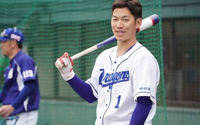 23歳で他界した親友と迎える7月4日…　中日・京田が開幕戦ではめたグラブと約束