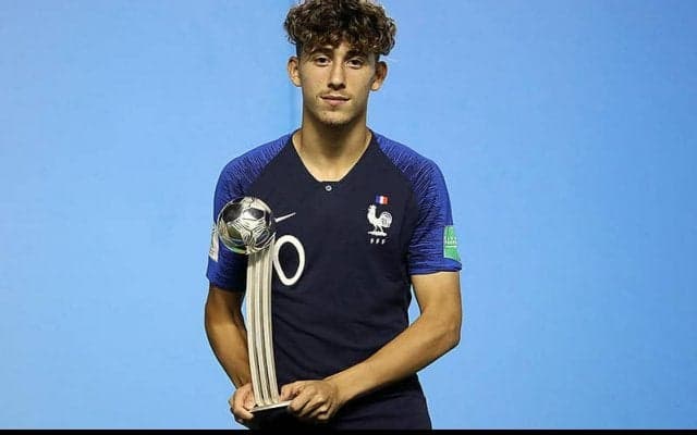 PSG、ムバッペ残留説得の逸材MFアウシシュが退団を発表…