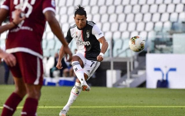 C.ロナウドの直接FK弾が美しい　43本目で待望の一撃に英紙喝采「鮮やかそのものの技」