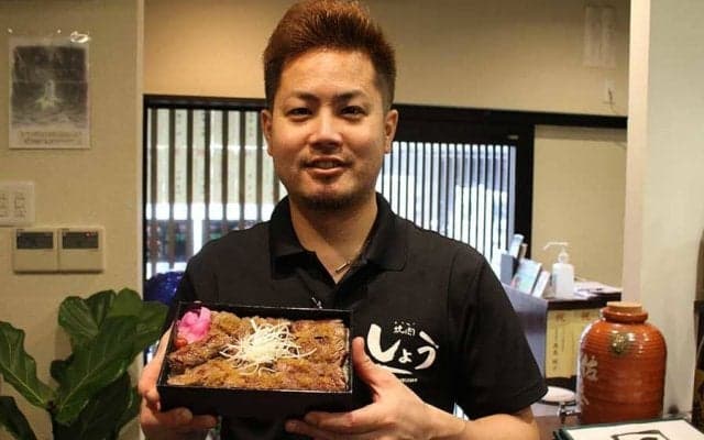難病と闘う元オリックス捕手の第2の人生　ミットを包丁に持ち替えコロナ禍で奮闘中