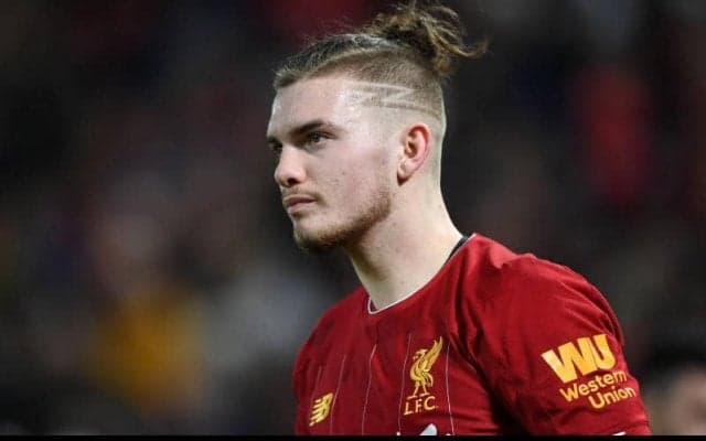 リバプールが逸材エリオットとプロ契約！