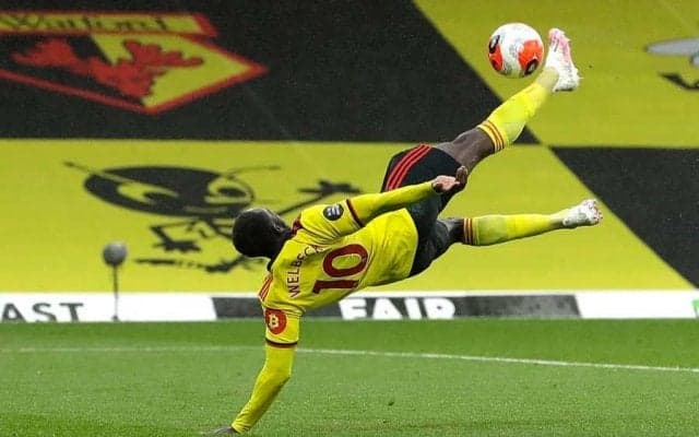 “鮮烈オーバーヘッド”炸裂　ウェルベックの豪快弾に反響「エグすぎ」「声出るｗ」