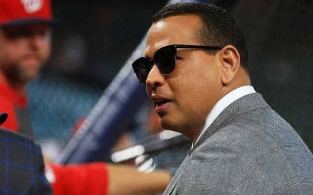 【MLB】通算696発Aロッドのパワー健在！　夜空に消える豪快ショットにファン「生粋のアスリート」