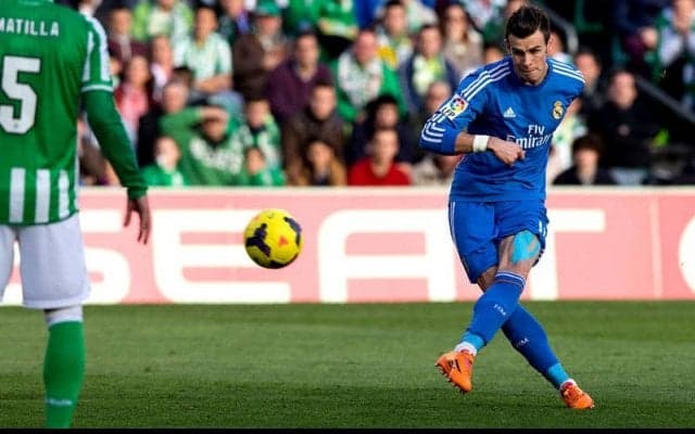 GKお手上げ! ベイルの”十八番”無回転FKが優しくゴールネットを揺らす【ビューティフル・フリーキック】