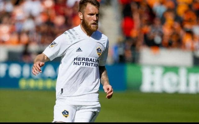 元セルビア代表MFカタイが古巣のツルヴェナ・ズヴェズダへ復帰、背番号は「10」