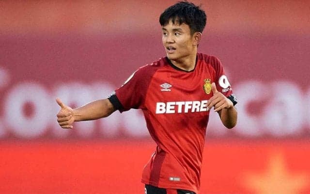 久保建英、偶然撮られた“キャプ翼風の1枚”に海外反響「ツバサはお前だったのか？」