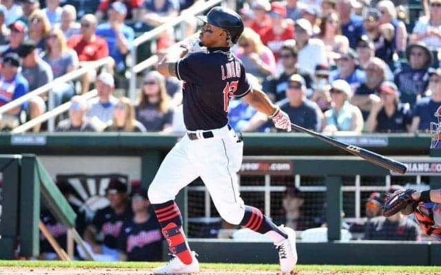 【MLB】日本なら怒られる？　衝撃ホームインにファン爆笑「キャッチャーの表情よ」