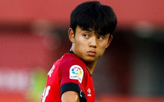 久保建英は「僕のアイドルだ！」　ちびっ子人気が伝わる“ミニTAKE姿”に海外反響