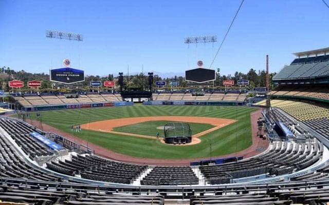 【MLB】ドジャースの“秘密兵器”は球団職員!?　紅白戦ノーバウンド補殺にファン「契約を」