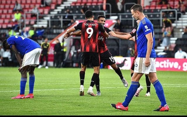 10人のレスターが後半まさかの4失点で3位浮上のチャンスを逃す…《プレミアリーグ》