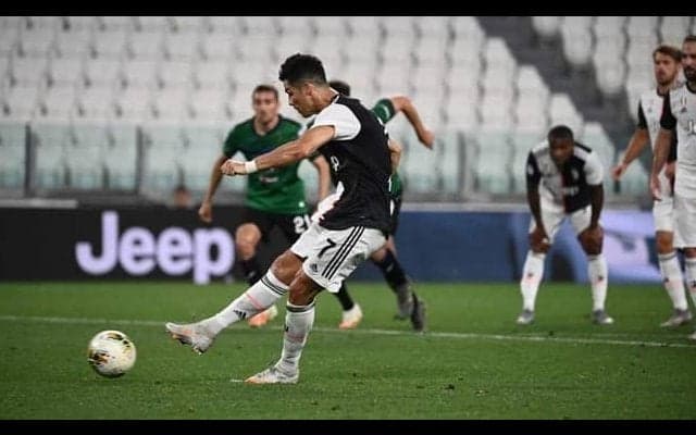 ロナウドがゴールデンシューへ前進、レヴァンドフスキに6得点と迫る