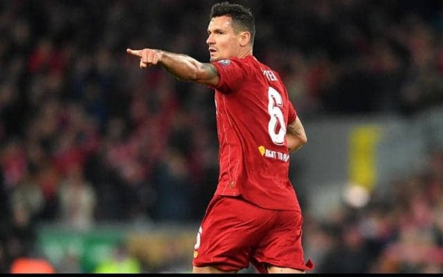 リバプール、控えCBのロブレンと1年間の契約延長を考慮