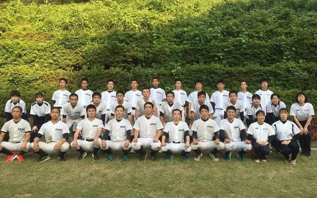 【高校野球】創立140年目に最高成績へ「皆心一致」　高梁（岡山）の「思い出の選手名鑑」
