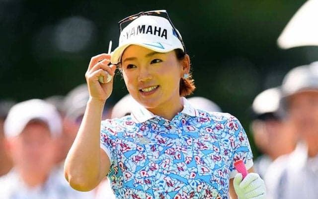 有村智恵が自撮り　石川遼＆青木瀬令奈ら“男女プロ4S”に反響「めちゃめちゃ豪華」