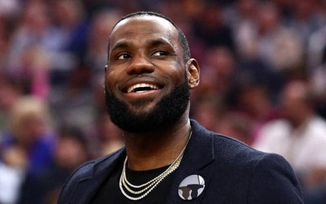 レブロン・ジェームズが41億円の大豪邸を購入…気になる新居の内部も一部公開