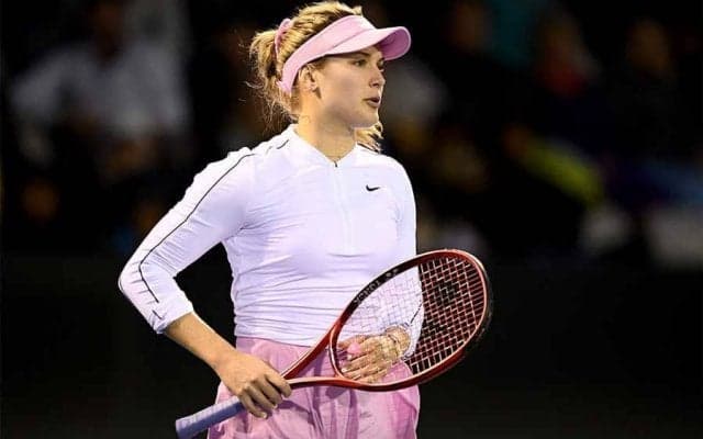 金髪美女ブシャールがボールガールに　異例の“転身”に海外注目「観衆を驚かせた」