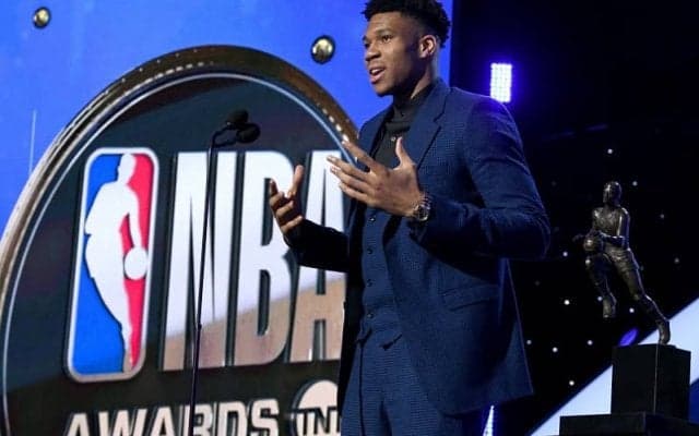 今季のアワード選考は中断時点まで、第二幕はスタッツリーダー争いのみとNBAが通達