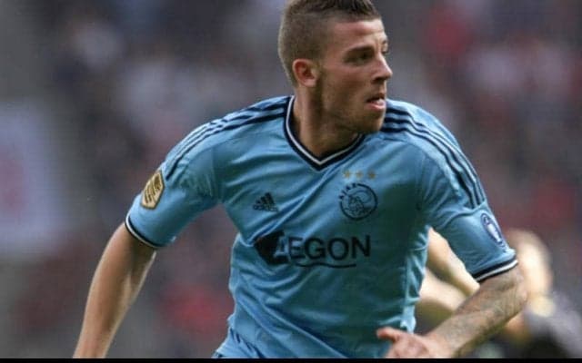 アルデルヴァイレルトが放ったGKも見送る切れ味抜群のスライスショット！【インクレディブル・ゴールズ】