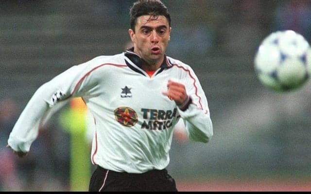 衝撃的！クラウディオ・ロペスが後方からのロングフィードをダイレクトボレー！【インクレディブル・ゴールズ】