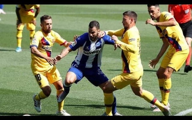 ラングレ負傷交代 ベンチにCBがいない状況でバルサがとった対象法は？