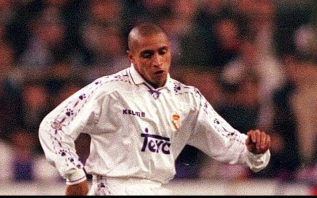 破壊的！ロベルト・カルロスがFKから十八番のカミソリシュートを放つ【インクレディブル・ゴールズ】