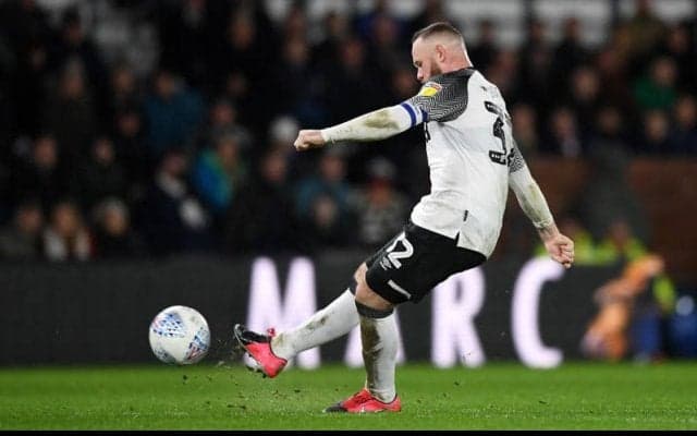 至近距離から絶妙FK！英2部でもルーニーは健在【ビューティフル・フリーキック】