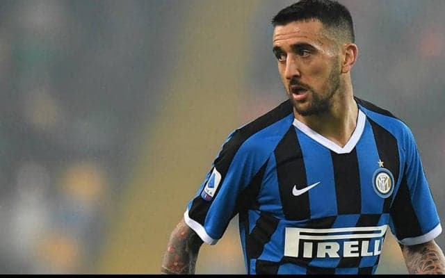 インテルMFヴェシーノがスペインで右ヒザ手術へ　今季終了か