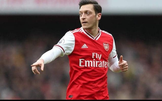 アーセナルで出番失うエジル、フェネルバフチェからの誘いを拒否か