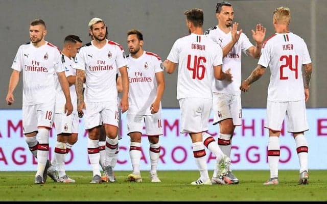 イブラのドッピエッタで10人のサッスオーロを下したミランがEL出場権獲得！《セリエA》