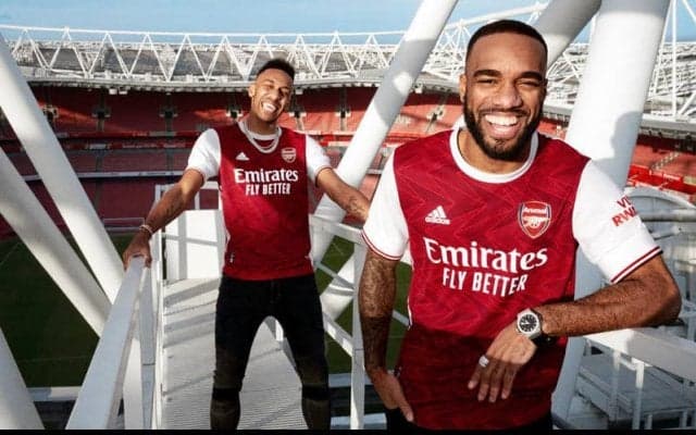 アーセナルの新シーズンユニフォームはシェブロン柄を採用! 最終節とFAカップ決勝で着用