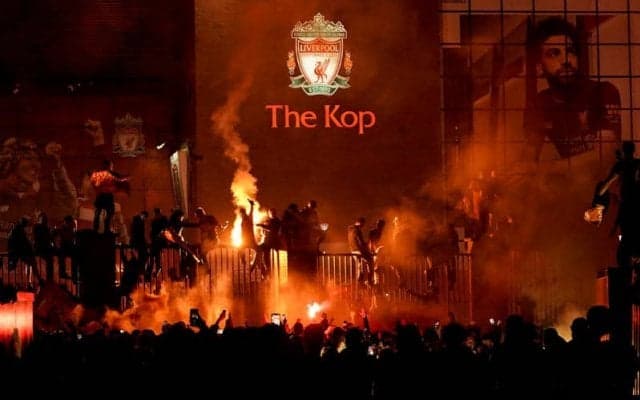 リバプールファン9名が逮捕、アンフィールドに約3000人が集結し大騒ぎ