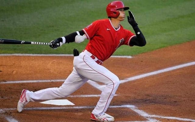 【MLB】大谷翔平、変則左腕打ち成功！　塁上の満面スマイルに米注目「見逃してないよね？」