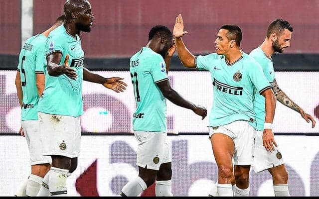 ジェノアに3発完勝のインテルが2位に再浮上！逆転スクデットへわずかな望みをつなぐ《セリエA》